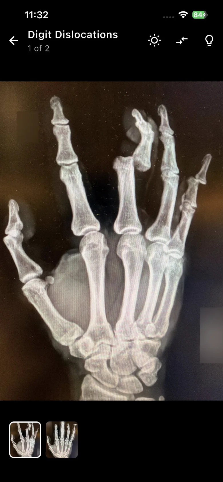Clinical case viewer with multiple images